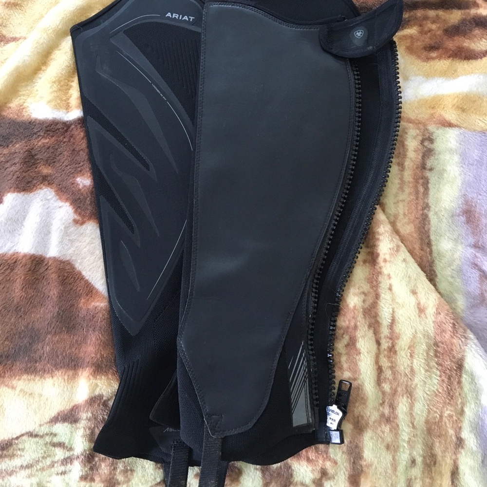 Ariat Unisex Black Ascent Chap